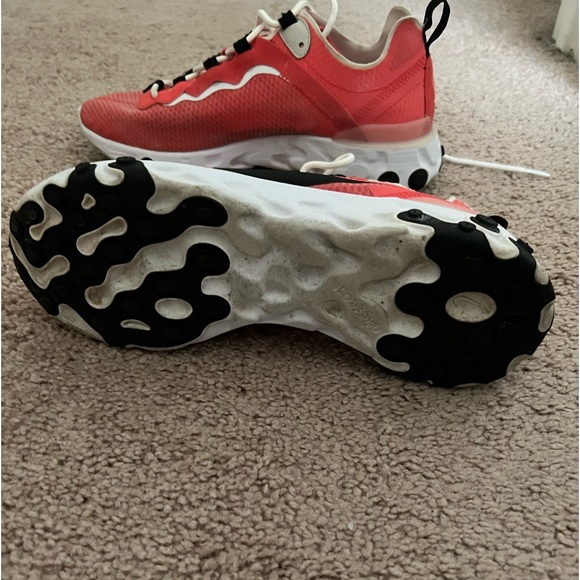 Nike AirMax React - Picture 3 of 3